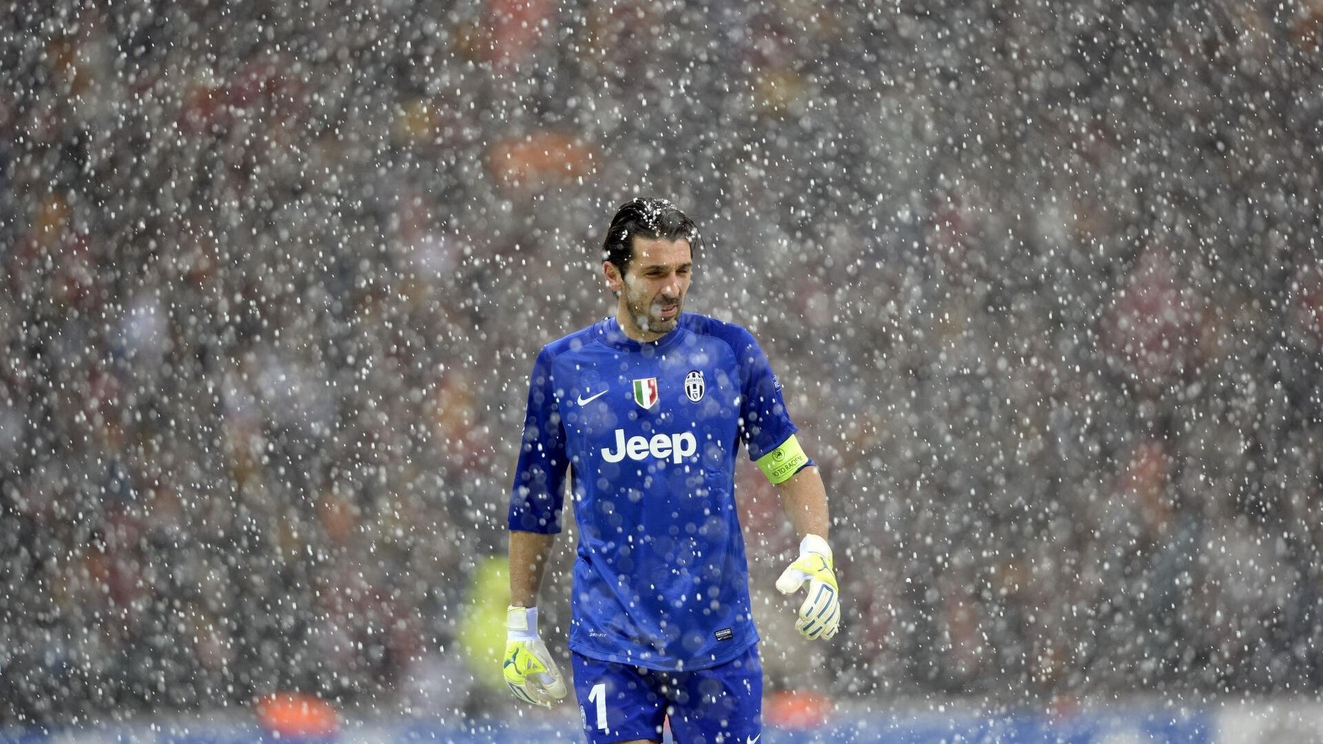 童话续写！丹麦压哨绝杀里昂，欧冠决赛上演北欧奇迹