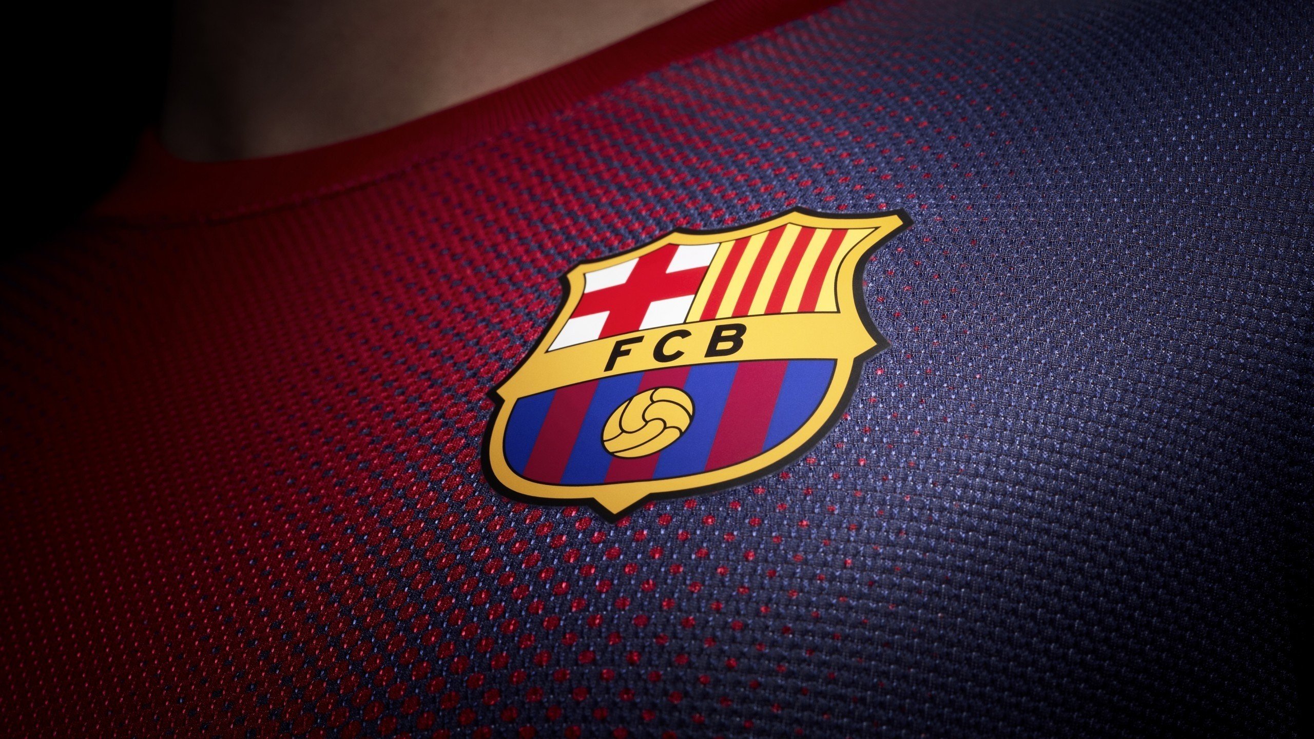 开云官方平台-伦敦的雨夜，达拉斯的星光—当英超争冠之夜与东契奇的末节神迹在时间缝隙中相遇